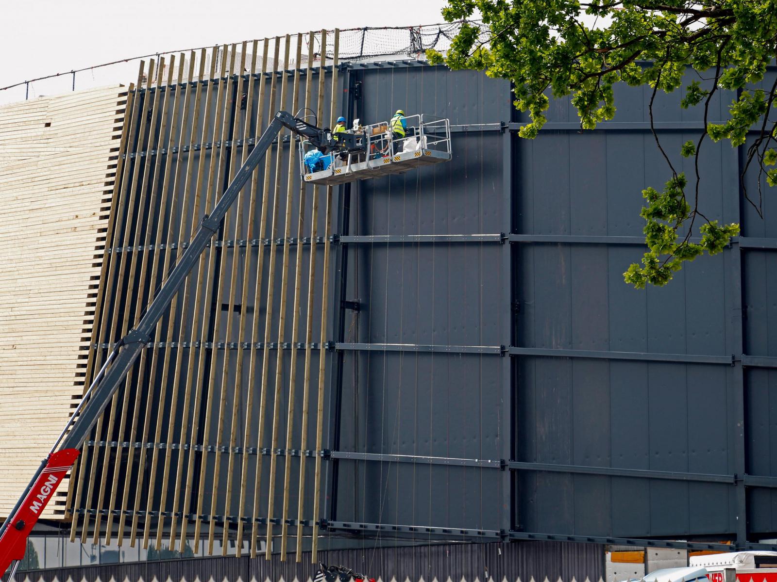 Sportcampus Zuiderpark gevelelementen duplex verzinken coaten Rotocoat