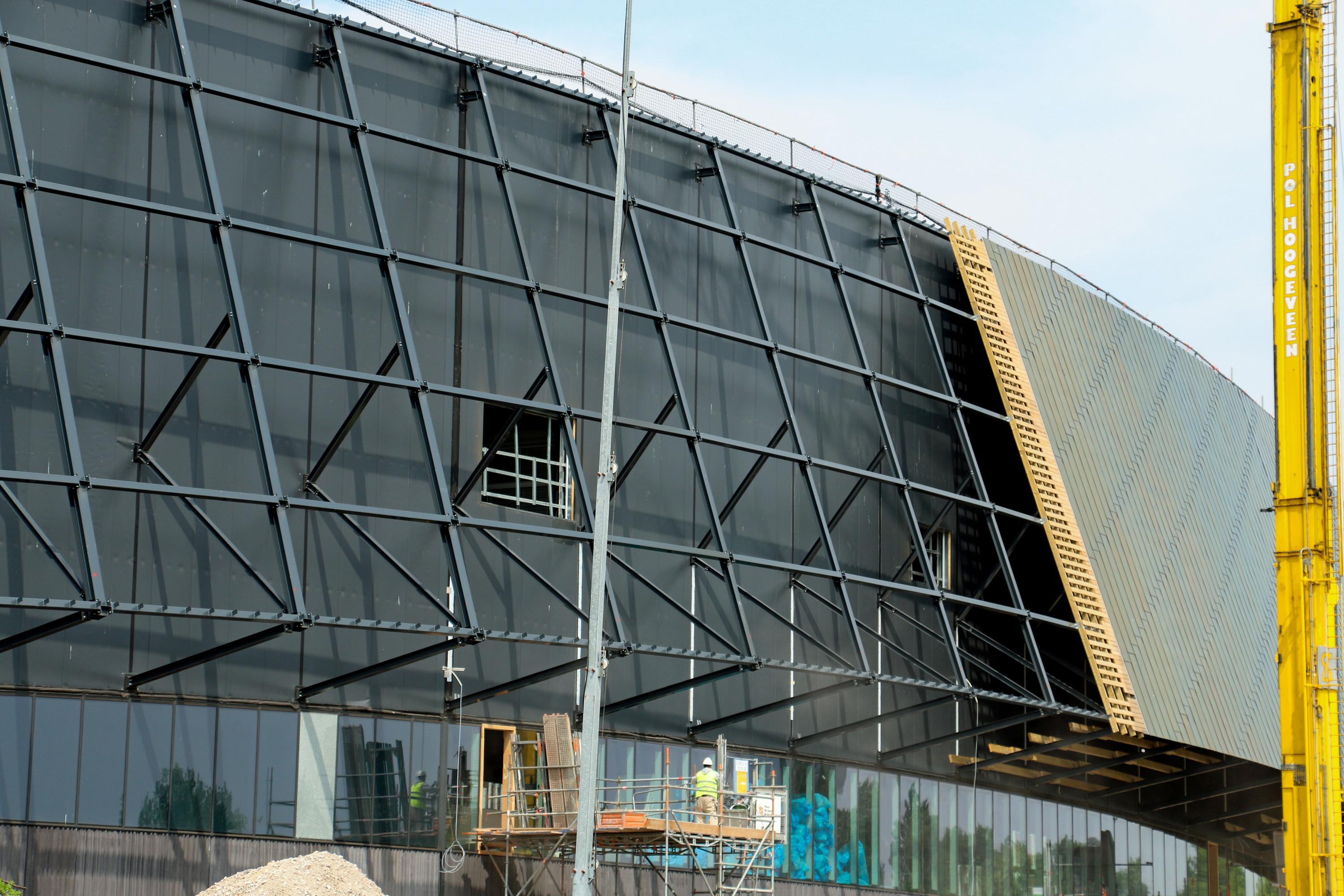 Sportcampus Zuiderpark gevelelementen duplex verzinken coaten Rotocoat