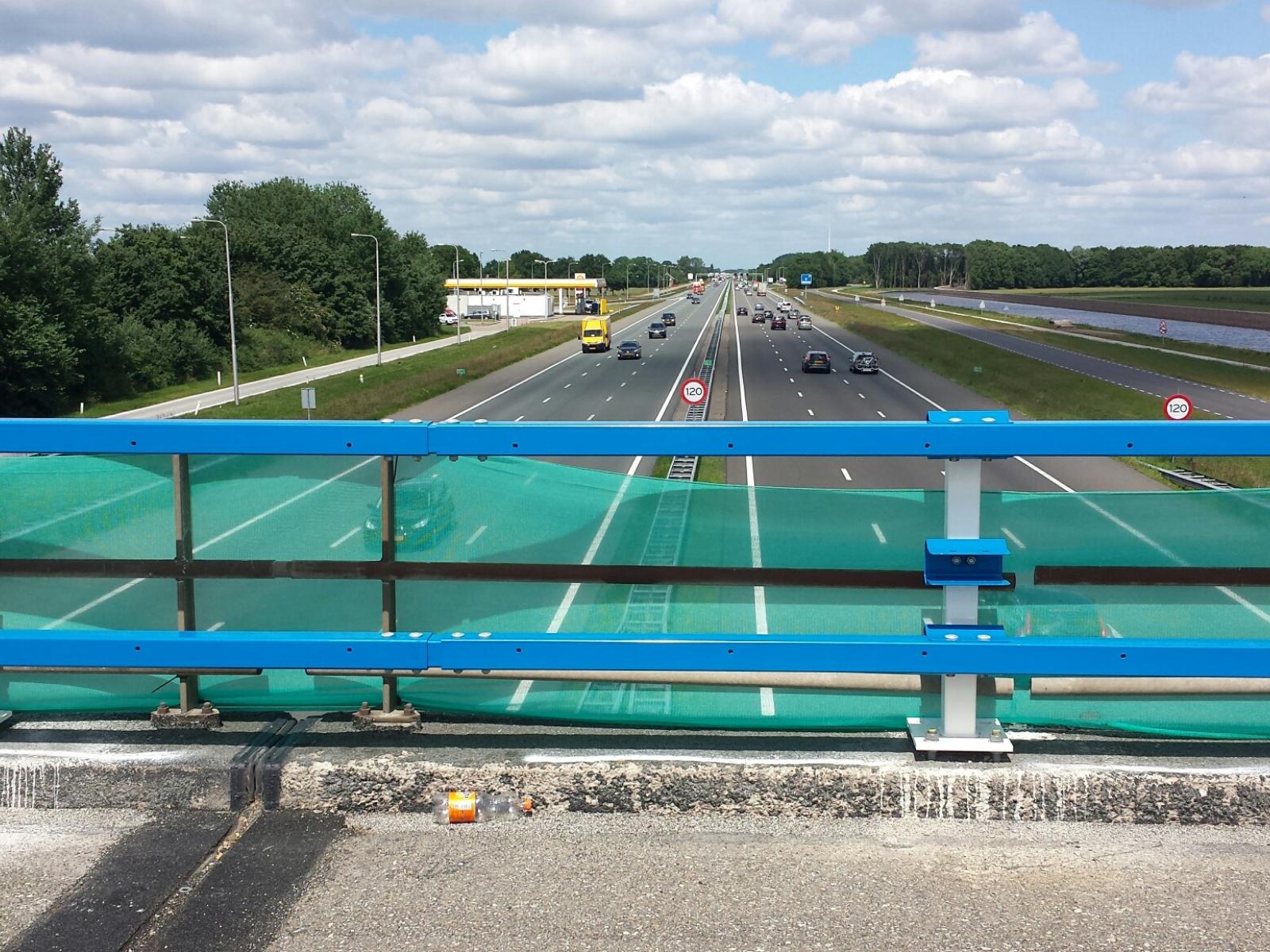 Verzinken poedercoaten duplex bruggen A28 Zwolle Rotocoat