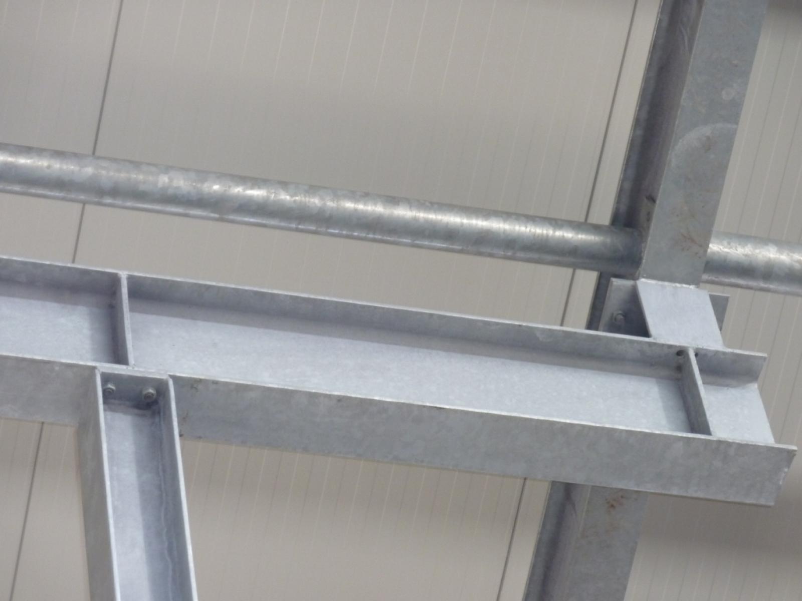 Rotocoat verzinken staalconstructie kalvermeststal