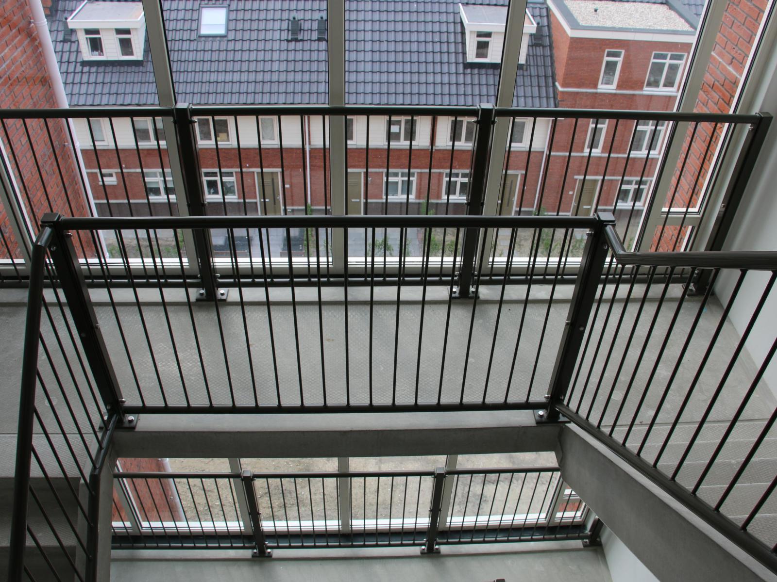 Leidsch Houtkwartier spiltrappen hekwerken verzinken coaten Rotocoat