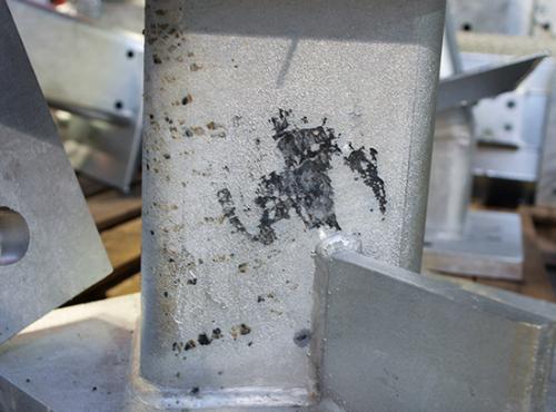 Staat staaloppervlak voor verzinken